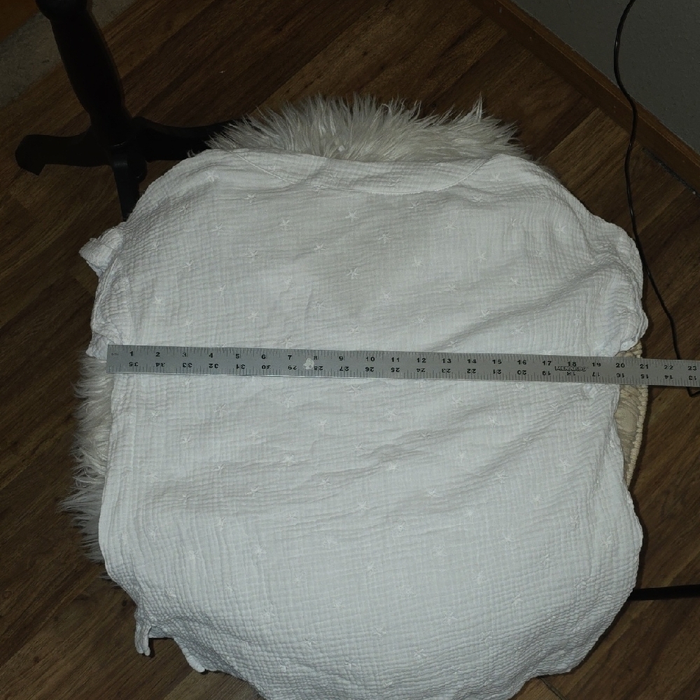 Belle by Kim Gravel Textured White Tunic - Picture 5 of 5